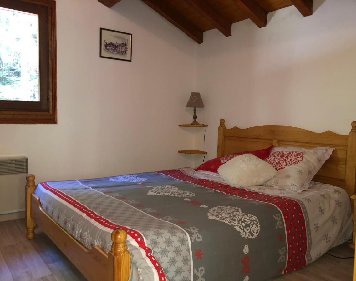 Chalet en pleine nature avec 2 appartements pour 6 ou 8 qui peuvent être réunis en 1 pour 14 personnes Saint-Gervais-les-Bains Exterior foto