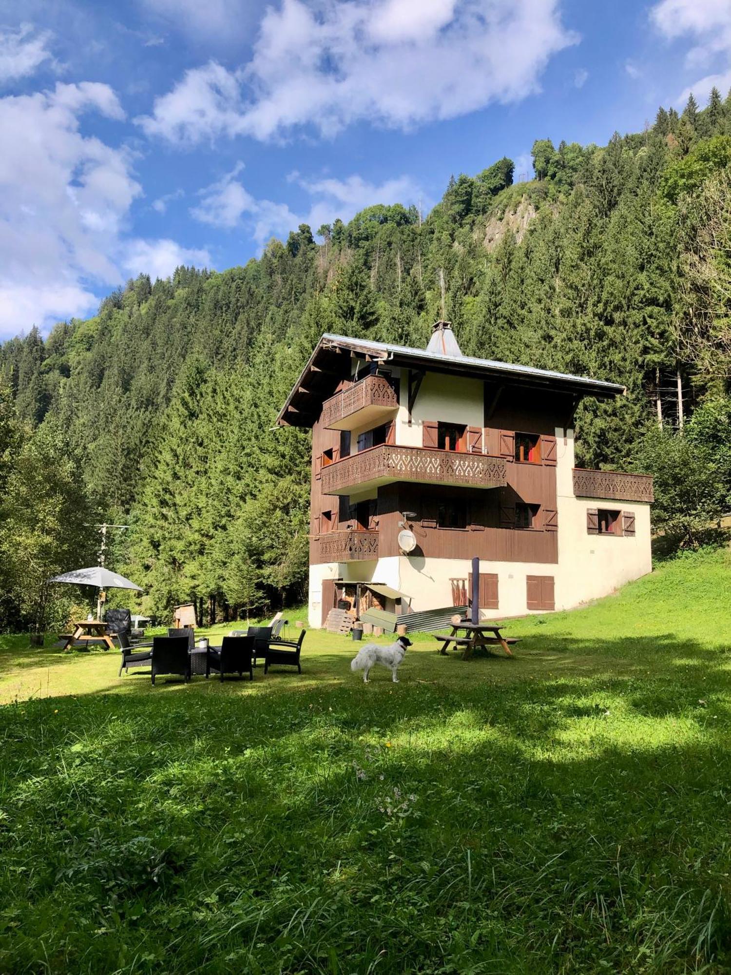 Chalet en pleine nature avec 2 appartements pour 6 ou 8 qui peuvent être réunis en 1 pour 14 personnes Saint-Gervais-les-Bains Exterior foto
