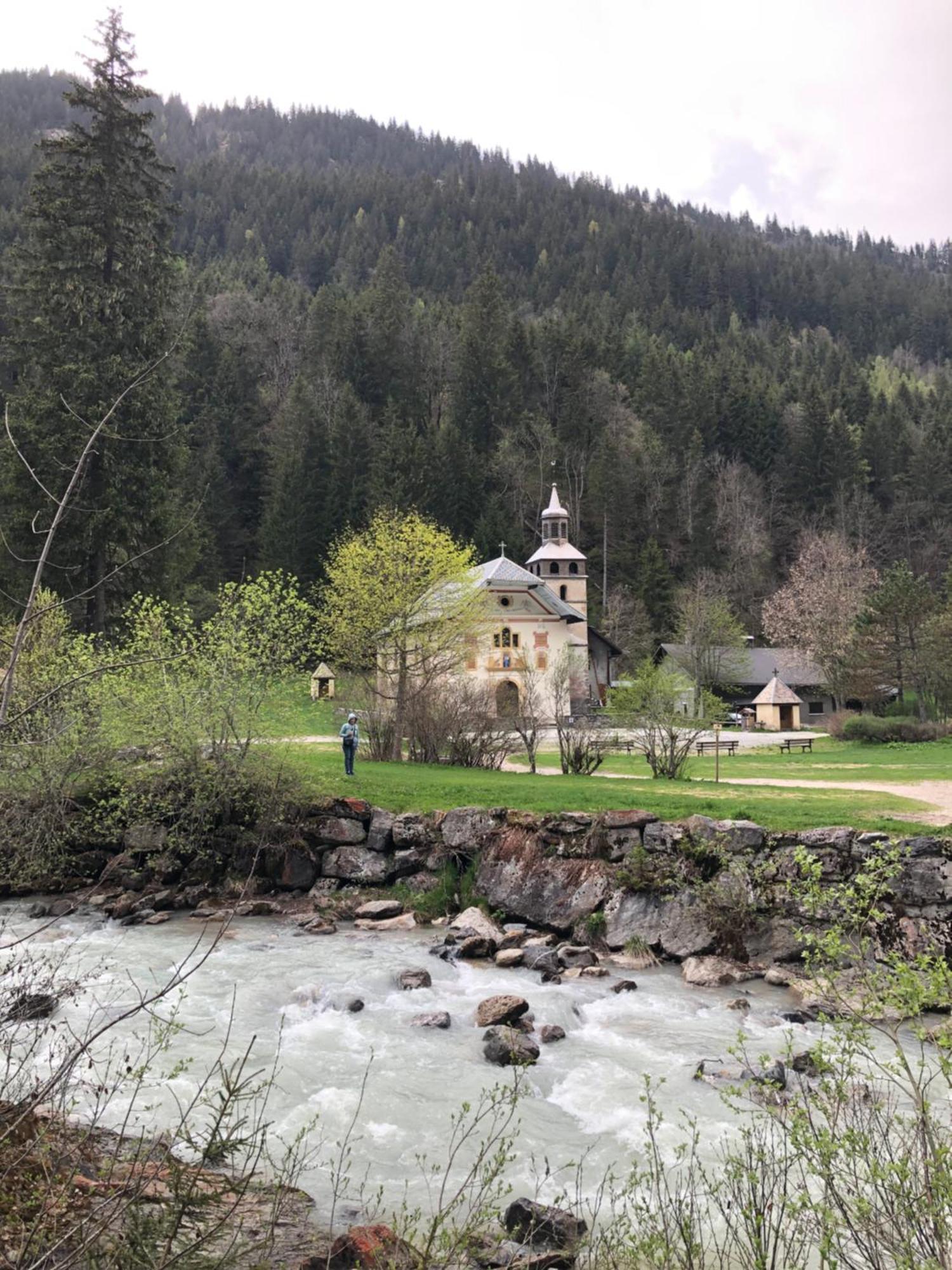 Chalet en pleine nature avec 2 appartements pour 6 ou 8 qui peuvent être réunis en 1 pour 14 personnes Saint-Gervais-les-Bains Exterior foto